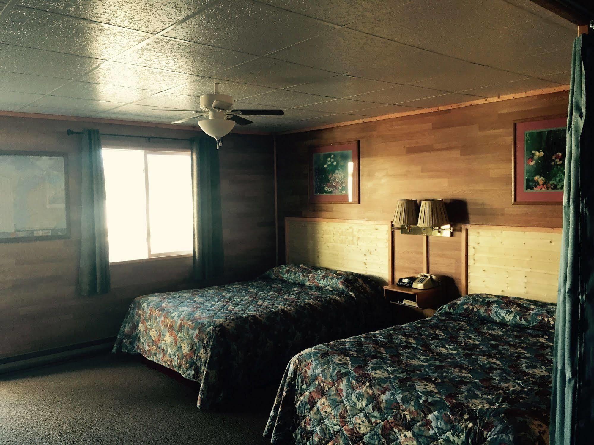 Vindel Motel Mackinaw City Exteriör bild