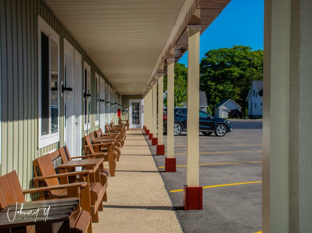 Vindel Motel Mackinaw City Exteriör bild