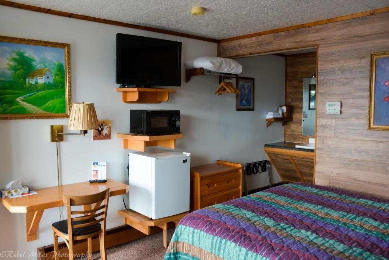 Vindel Motel Mackinaw City Exteriör bild